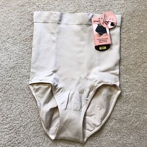 NEW Shapermint panty